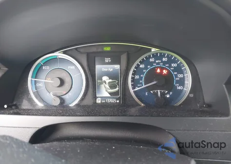 2017 Toyota Camry Hybrid Xle z USA, uszkodzony, nr VIN 4T1BD1FK9HU213136